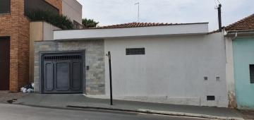 Alugar Casas / Padrão em São José do Rio Pardo. apenas R$ 990,00