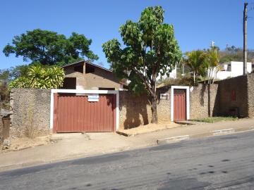 Alugar Casas / Padrão em São José do Rio Pardo. apenas R$ 900,00