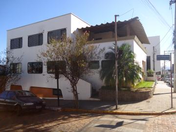 Alugar Casas / Padrão em São José do Rio Pardo. apenas R$ 3.500,00