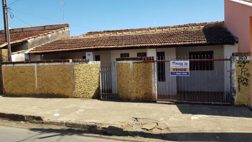 Alugar Casas / Padrão em São José do Rio Pardo. apenas R$ 110.000,00