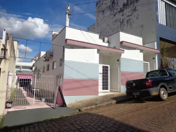 Alugar Casas / Padrão em São José do Rio Pardo. apenas R$ 5.000,00