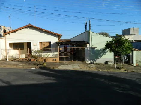 Alugar Casas / Padrão em São José do Rio Pardo. apenas R$ 600.000,00