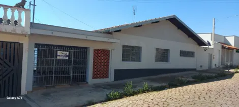 Alugar Casas / Padrão em São José do Rio Pardo. apenas R$ 1.600,00