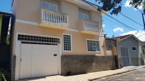 Alugar Casas / Padrão em São José do Rio Pardo. apenas R$ 2.400,00