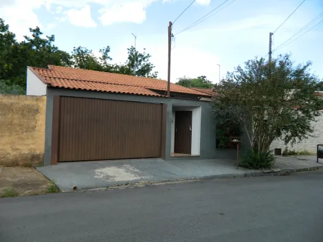 Alugar Casas / Padrão em São José do Rio Pardo. apenas R$ 1.560,00